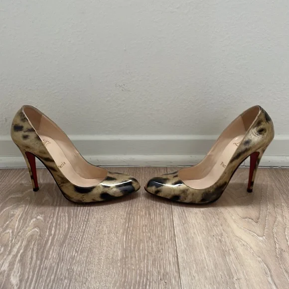 Christian Louboutin leopard patent pump heel 37.5 wsignature Christian Louboutin - Picture 5 of 7
